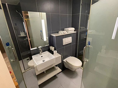 Experience the tiled Hanting all in one bathroom unit